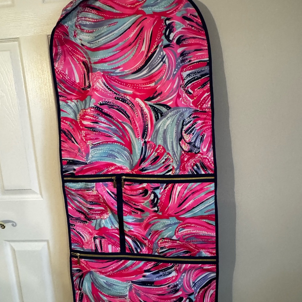 Lilly Pulitzer Vibrant Pink and Blue Garment Bag - Picture 5 of 5